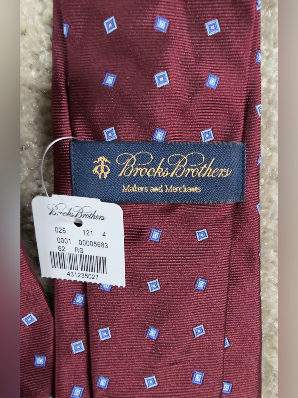 Brooks Brothers Tie Men Burgundy Maroon Blue Geometric Silk Necktie USA NWT